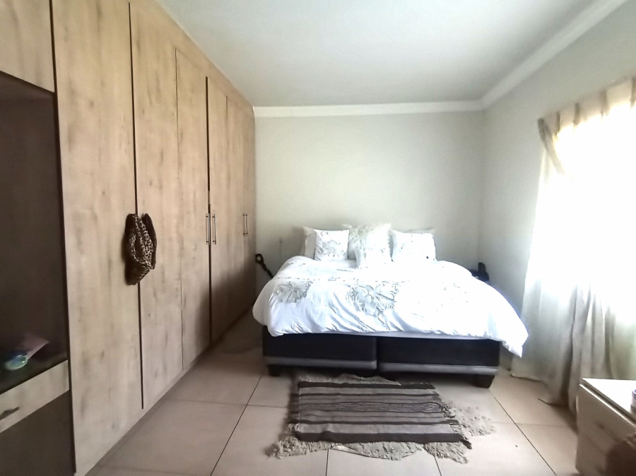 4 Bedroom Property for Sale in Parys Free State